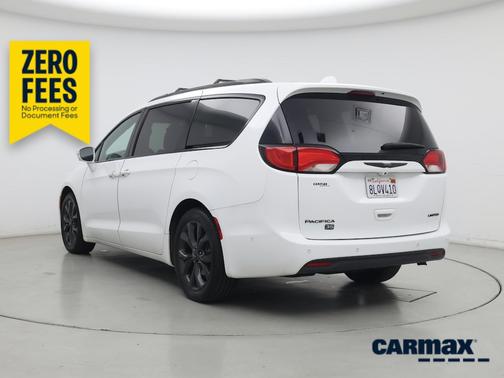 White 2019 Chrysler Pacifica Limited