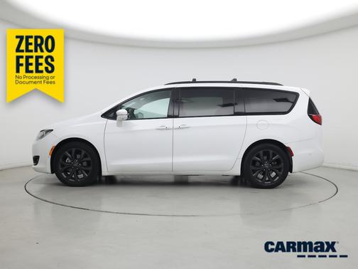 White 2019 Chrysler Pacifica Limited