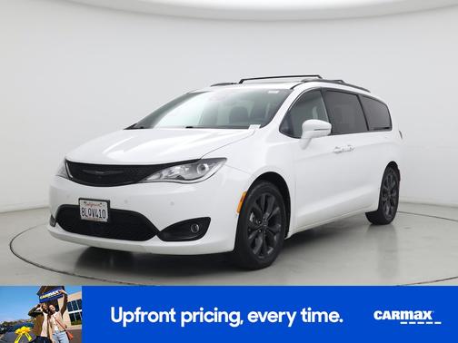 White 2019 Chrysler Pacifica Limited