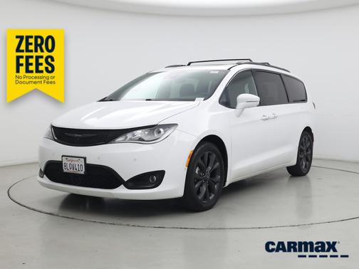 White 2019 Chrysler Pacifica Limited