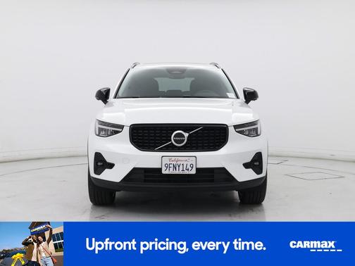 White 2023 Volvo XC40 B5 Ultimate Dark Theme