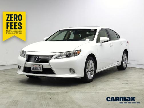 White 2015 Lexus ES 300h