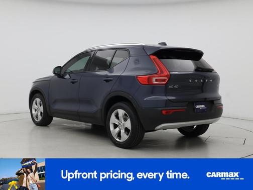 2021 Volvo XC40 T5 Momentum