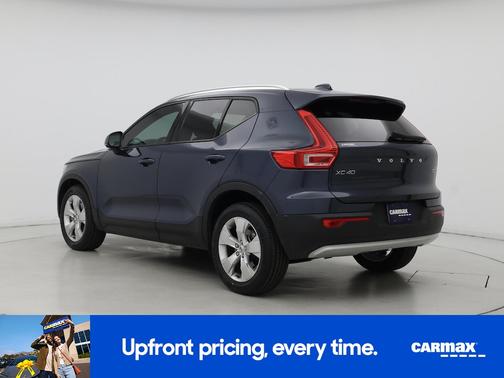 2021 Volvo XC40 T5 Momentum
