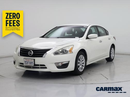 White 2014 Nissan Altima S