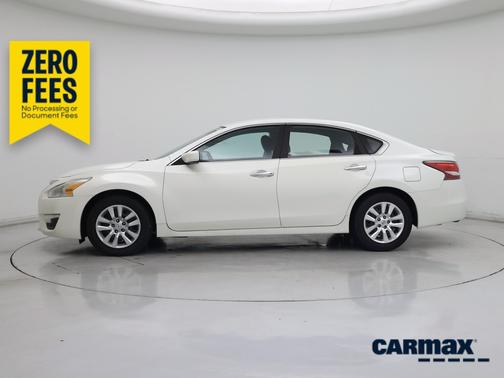 White 2014 Nissan Altima S