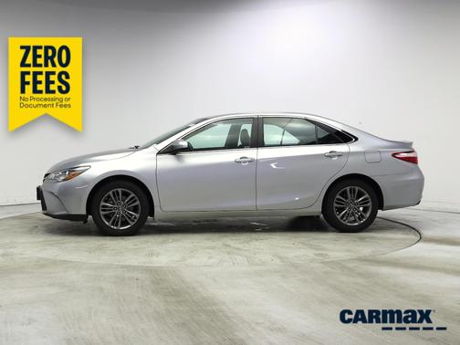 Silver 2017 Toyota Camry SE