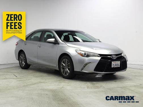 Silver 2017 Toyota Camry SE