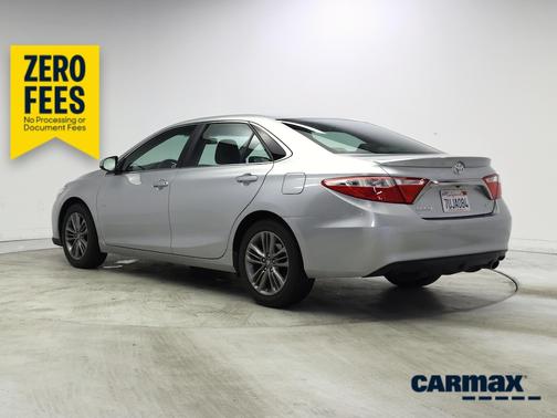 Silver 2017 Toyota Camry SE