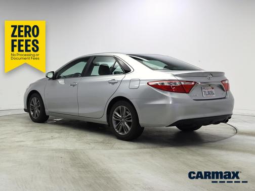 Silver 2017 Toyota Camry SE