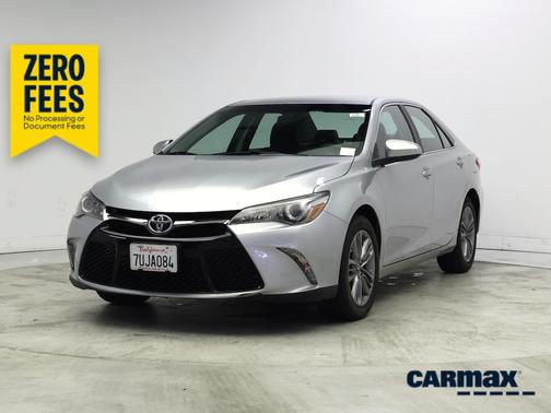 Silver 2017 Toyota Camry SE