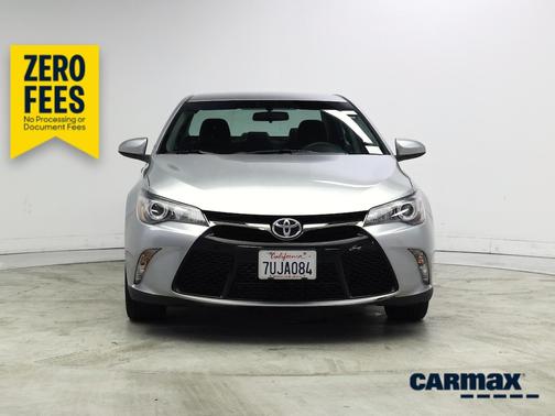 Silver 2017 Toyota Camry SE