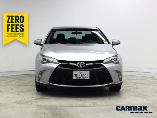 Silver 2017 Toyota Camry SE