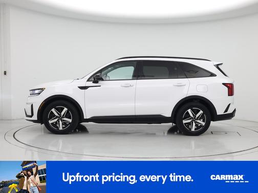 White 2023 Kia Sorento S