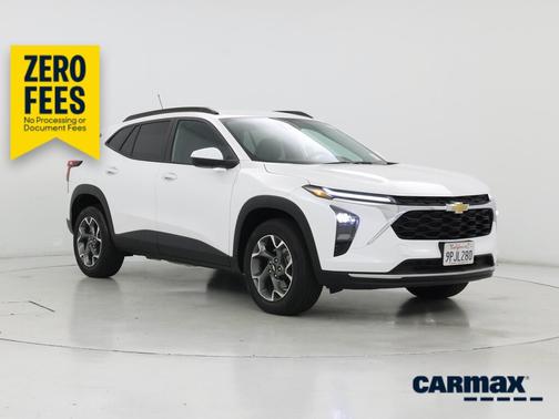 White 2024 Chevrolet Trax LT