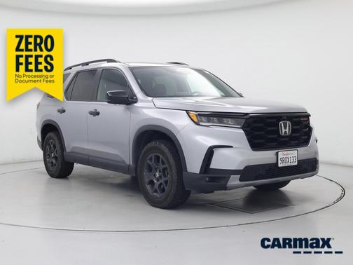 Silver 2025 Honda Pilot Trailsport