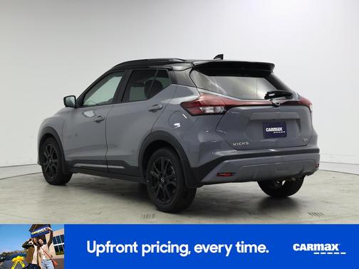 Gray 2022 Nissan Kicks SR