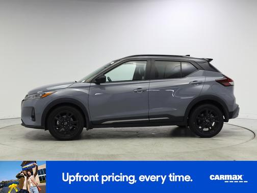 Gray 2022 Nissan Kicks SR