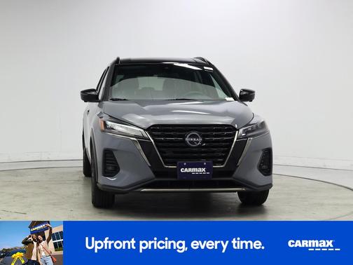 Gray 2022 Nissan Kicks SR