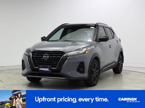 Gray 2022 Nissan Kicks SR