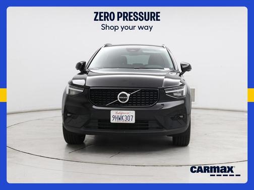 Black 2024 Volvo XC40 B5 Plus Dark Theme