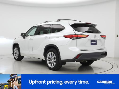 White 2022 Toyota Highlander Limited