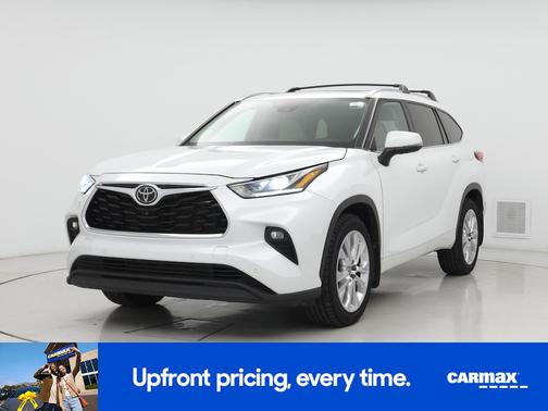 White 2022 Toyota Highlander Limited