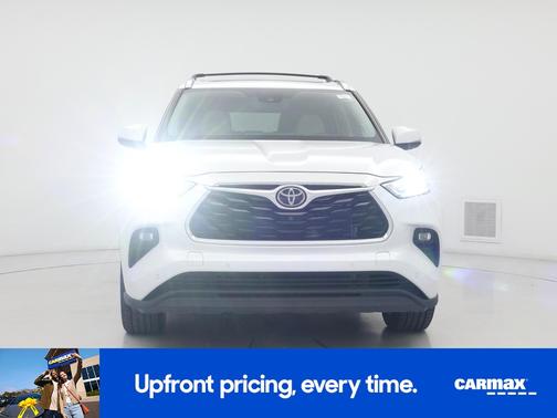 White 2022 Toyota Highlander Limited