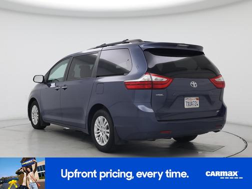 2017 Toyota Sienna XLE