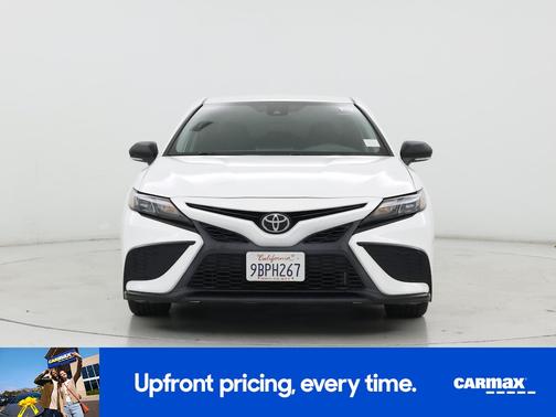 White 2022 Toyota Camry SE