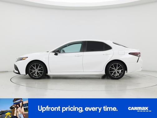 White 2022 Toyota Camry SE