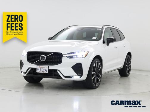 White 2024 Volvo XC60 B5 Ultimate Dark Theme