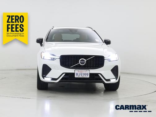 White 2024 Volvo XC60 B5 Ultimate Dark Theme