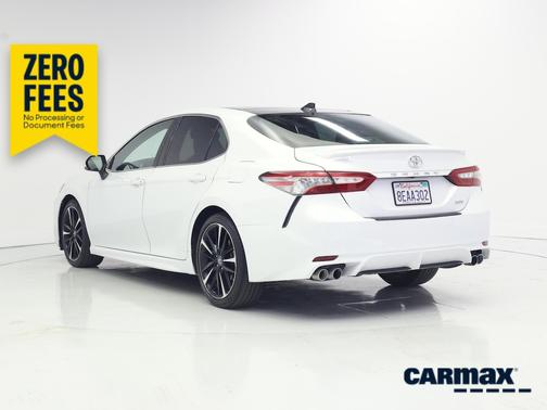White 2018 Toyota Camry XSE