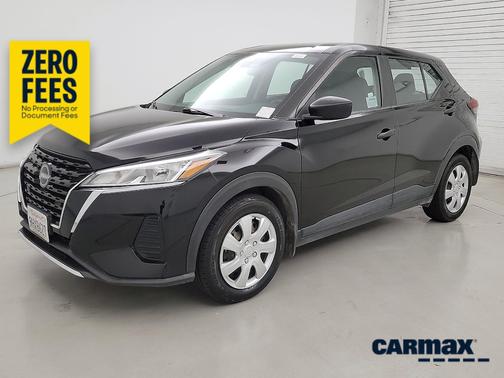 Black 2023 Nissan Kicks S