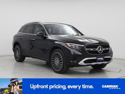 Black 2025 Mercedes-Benz GLC 300