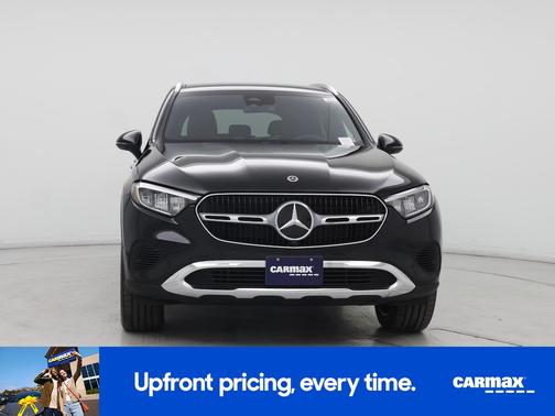 Black 2025 Mercedes-Benz GLC 300