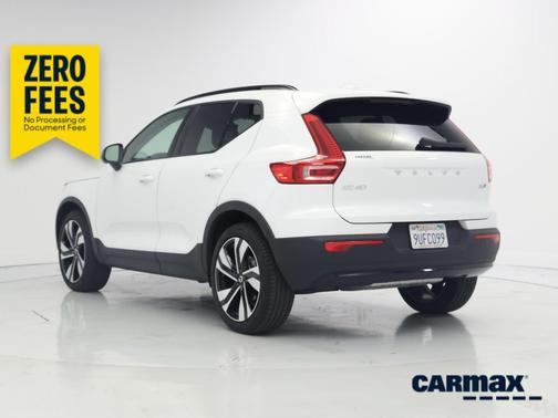 White 2025 Volvo XC40 B5 Ultra Dark Theme