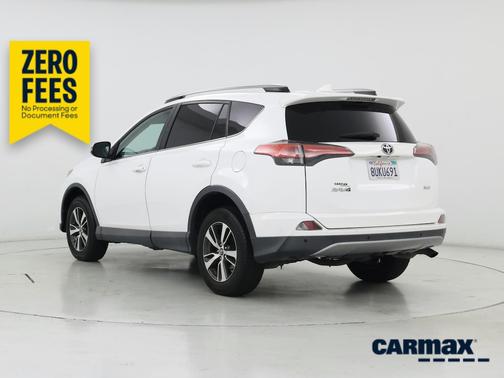 White 2018 Toyota RAV4 XLE