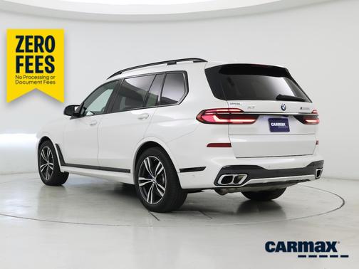 White 2024 BMW X7 M60