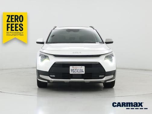 White 2023 Kia Niro EX Touring