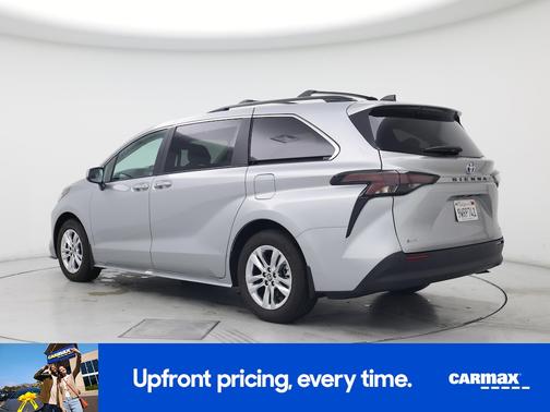 2025 Toyota Sienna XLE