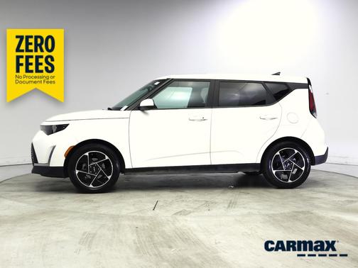 White 2023 Kia Soul EX