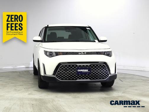 White 2023 Kia Soul EX