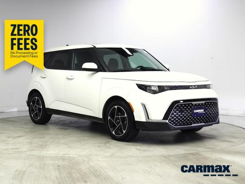 White 2023 Kia Soul EX