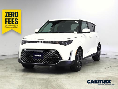 White 2023 Kia Soul EX