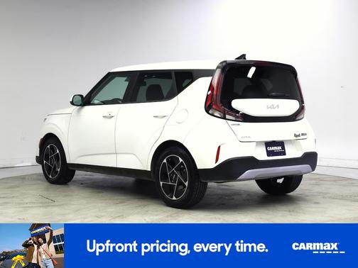 White 2023 Kia Soul EX