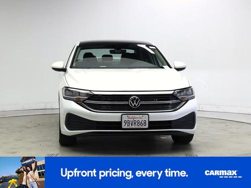 White 2022 Volkswagen Jetta SE
