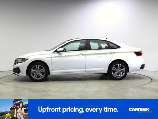 White 2022 Volkswagen Jetta SE