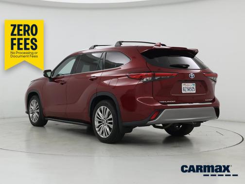 Burgundy 2022 Toyota Highlander Hybrid Platinum
